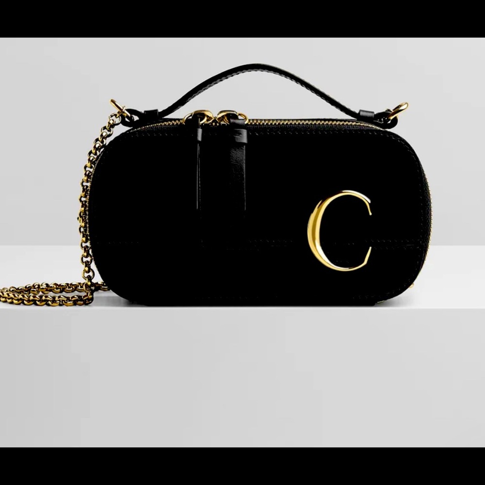 Chloé c mini vanity bag
Carry: long shoulder, cross-body & hand